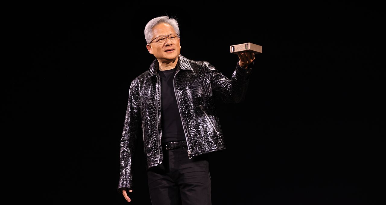 NVIDIA黃仁勳低調抵台！不搭專機真相曝光，還點名通化夜市水果攤