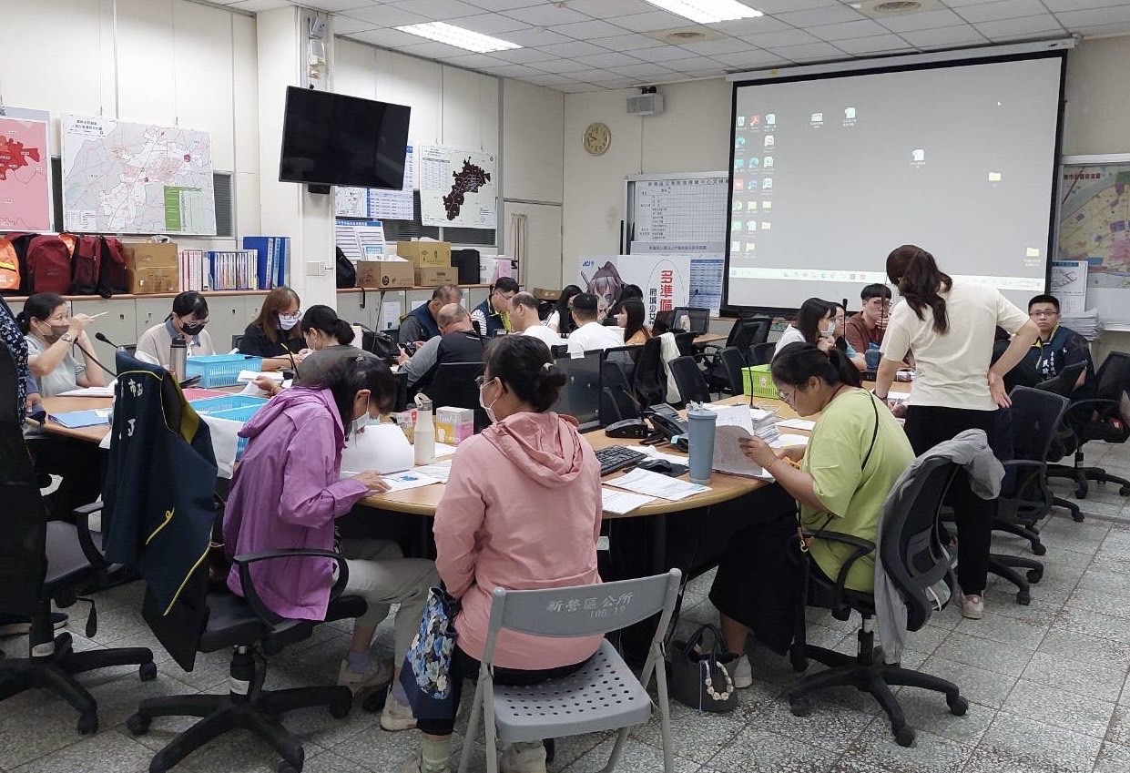 臺南市政府民政局全力協助各區公所辦理丹娜絲颱風屋損慰助金審核加速撥款