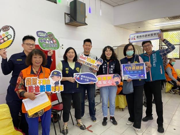 防詐大作戰！臺南警局針對年長族群推出「打詐儀錶板」學防詐技巧