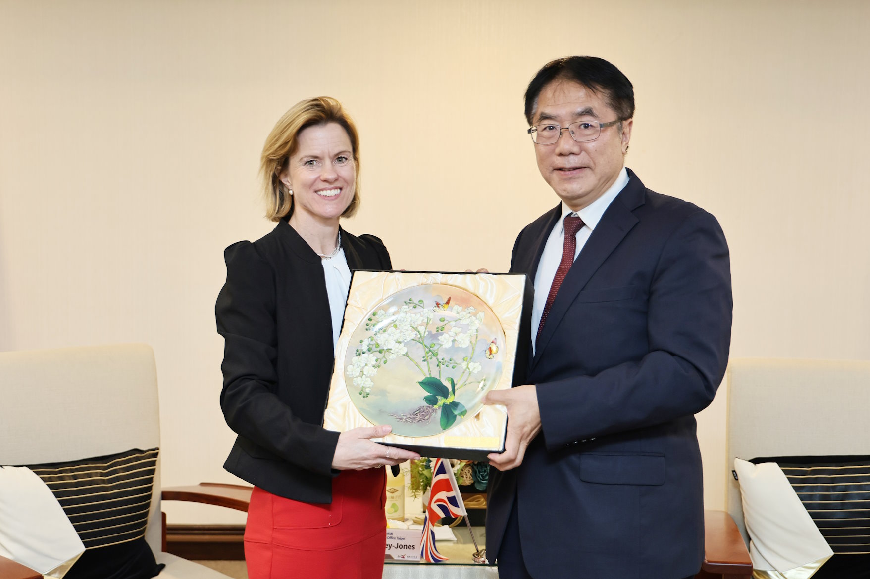 英國新任代表包瓊郁拜會黃偉哲 雙方期持續深化台英交流