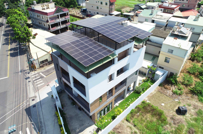 高雄市光電補助衝破天花板！自住屋頂裝太陽能每瓩最高領1.2萬元