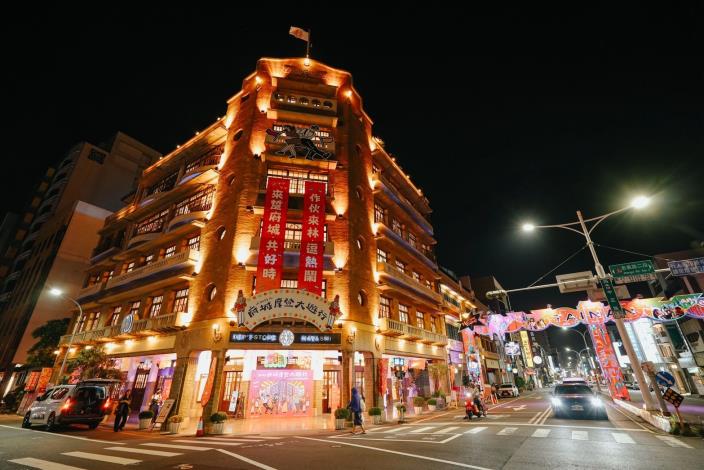 臺南府城摩登大遊行12月6日熱鬧開跑 臺南林百貨攜手30組藝文團隊打造街頭文化盛宴，邀市民共襄盛舉