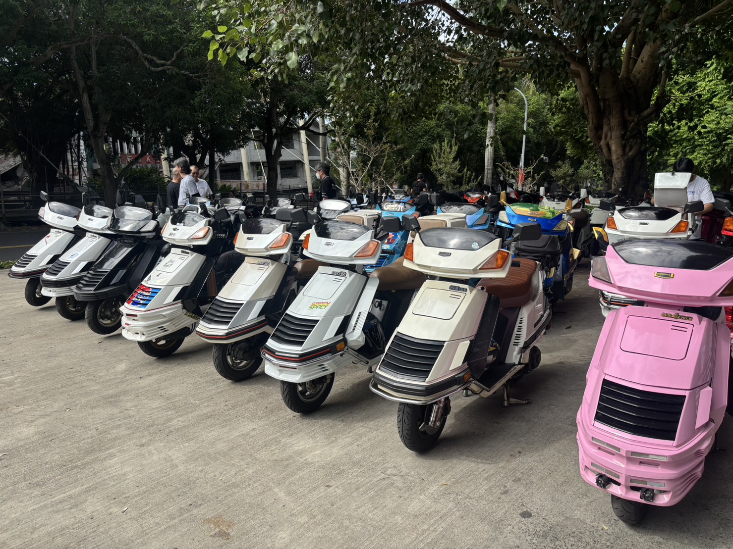 臺中霧峰燃起懷舊熱潮！全國名流150大會師重現80年代「把妹神車」經典速克達傳奇