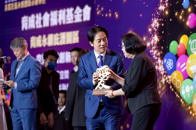 賴清德總統出席台灣社會福利總盟聯合感恩餐會　向公益團體致敬其深耕社會福利的長期貢獻