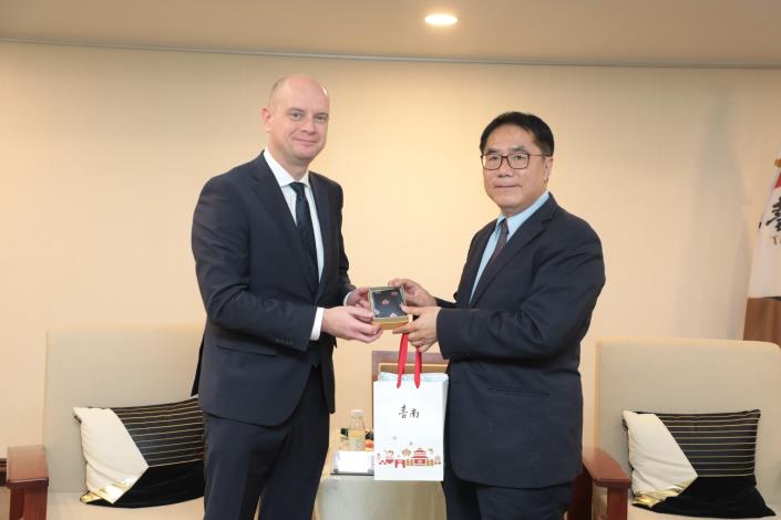 新任波蘭駐臺代表拜會臺南市長黃偉哲，共同推動城市交流帶動臺波經貿與文化合作蓬勃發展