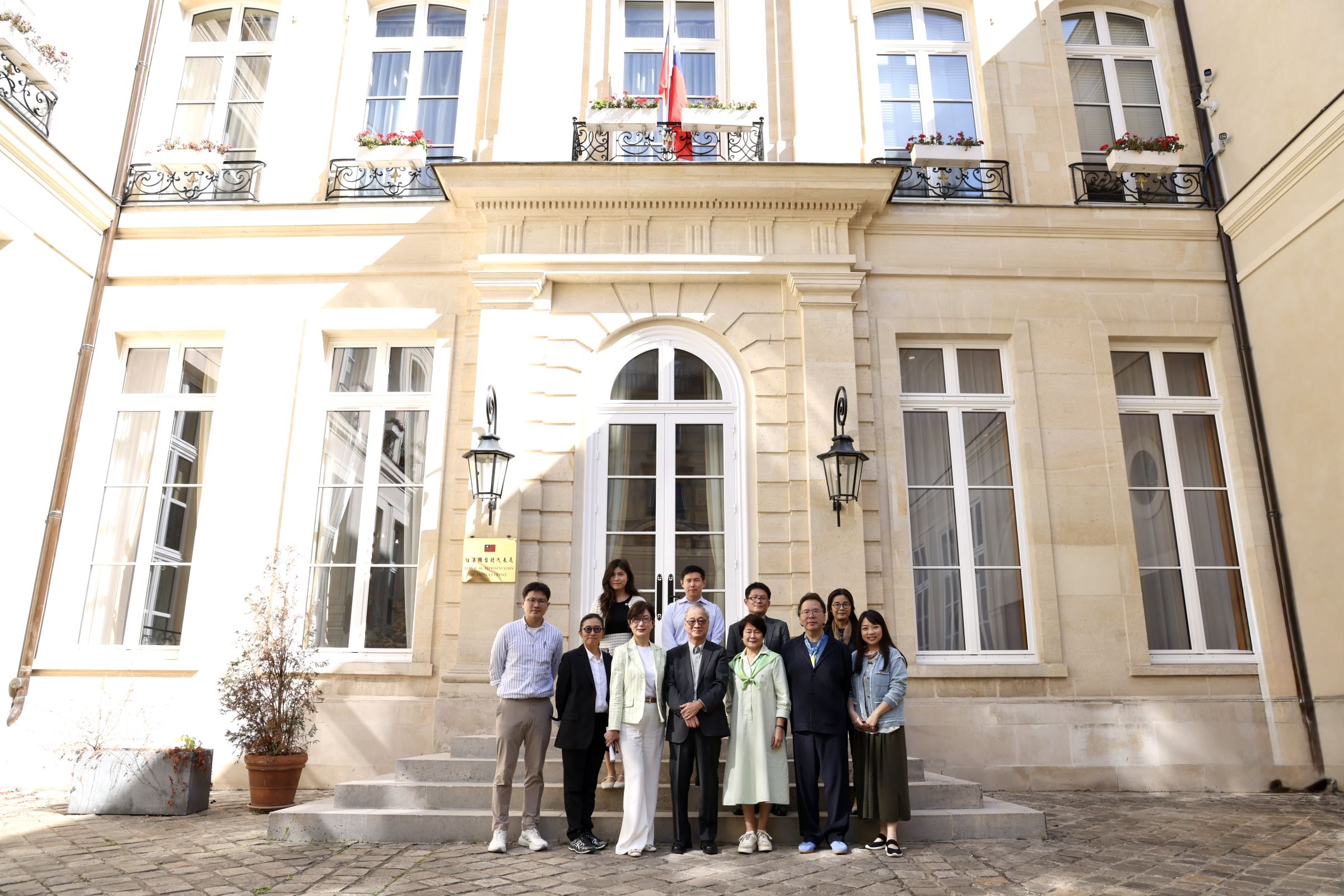 文化部長李遠赴法捷 推動臺法文化獎續約締結五年合作協定 促進臺灣藝文國際化發展