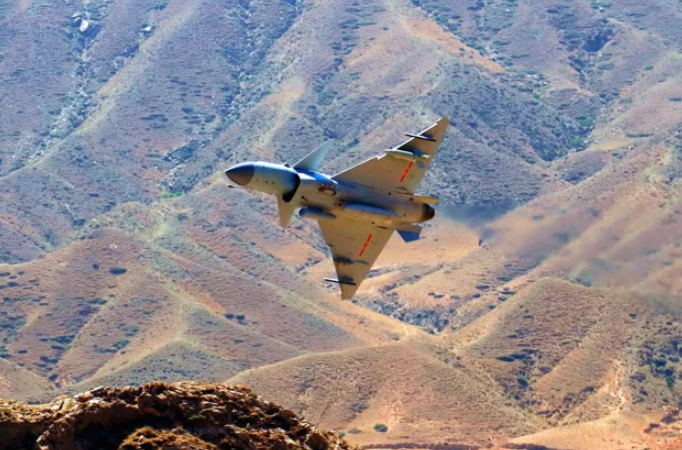 殲-10C擊落飆風戰機？中國數據共享助巴基斯坦逆轉戰局，引爆軍事整合焦點