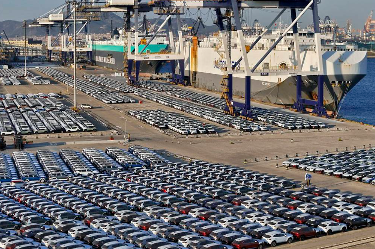 日本出口崩跌！7月對美汽車出口暴跌近三成 關稅衝擊拖累經濟復甦