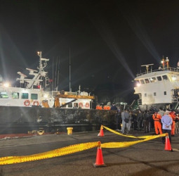 海巡署循線攔檢可疑貨輪　查獲大麻花300多公斤展現跨單位聯手緝毒成效