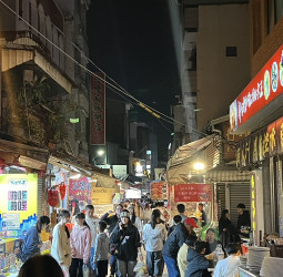 春節臺南觀光真的回溫了！安平老街初三人潮塞爆　在地商圈買氣強勢復甦