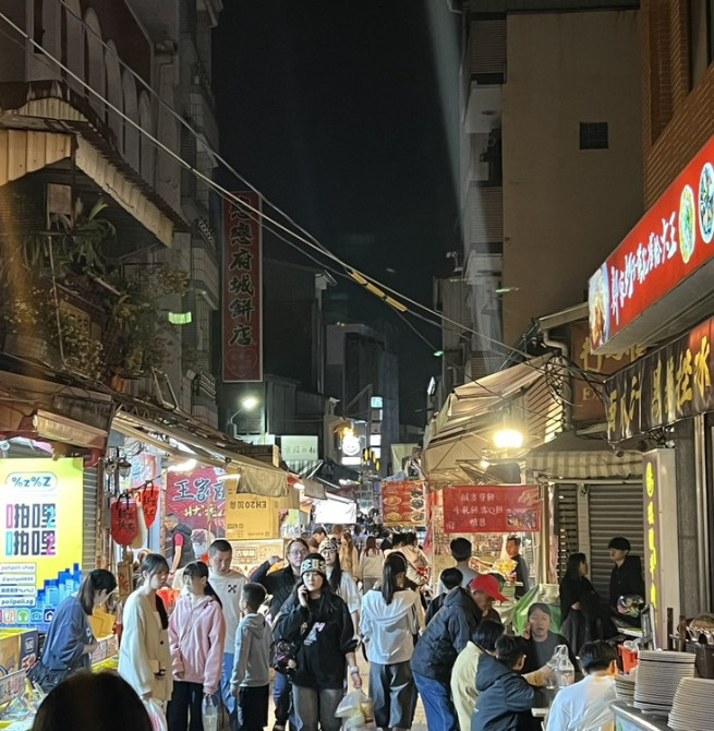 春節臺南觀光真的回溫了！安平老街初三人潮塞爆　在地商圈買氣強勢復甦