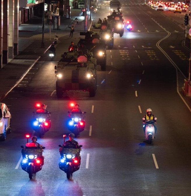 憲兵戰備偵巡上街頭　出動雲豹裝甲車結合反無人機強化中樞防護