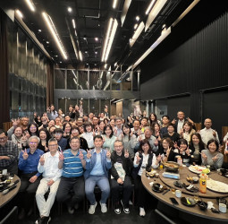 國立中正大學企管系歲末年終餐會圓滿落幕 黃正魁系主任與系友會張鈞棓會長攜手主持 管理學院連雅慧院長與鄭祥麟教授及師長、系友情誼滿溢