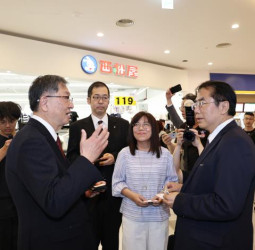 臺南市長黃偉哲開箱三井OUTLET二期試營運　日本西松屋首選臺南看好消費潛力