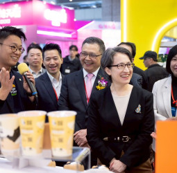 台北國際連鎖加盟展登場　蕭美琴副總統強調政府投入資源協助臺灣品牌走向國際