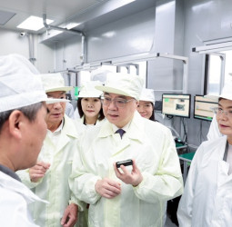 行政院長卓榮泰參訪彰化無人機反制系統研發公司為升電裝　聚焦發展本土軍工產業全力促成通過國防特別條例